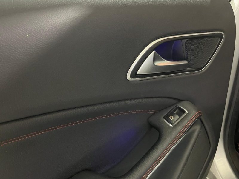 MERCEDES CLASSE A 160 FASCINATION AMG 7G-DCT *** DÉTECTEUR D'ANGLE MORT / CUIR ALCANTARA ***