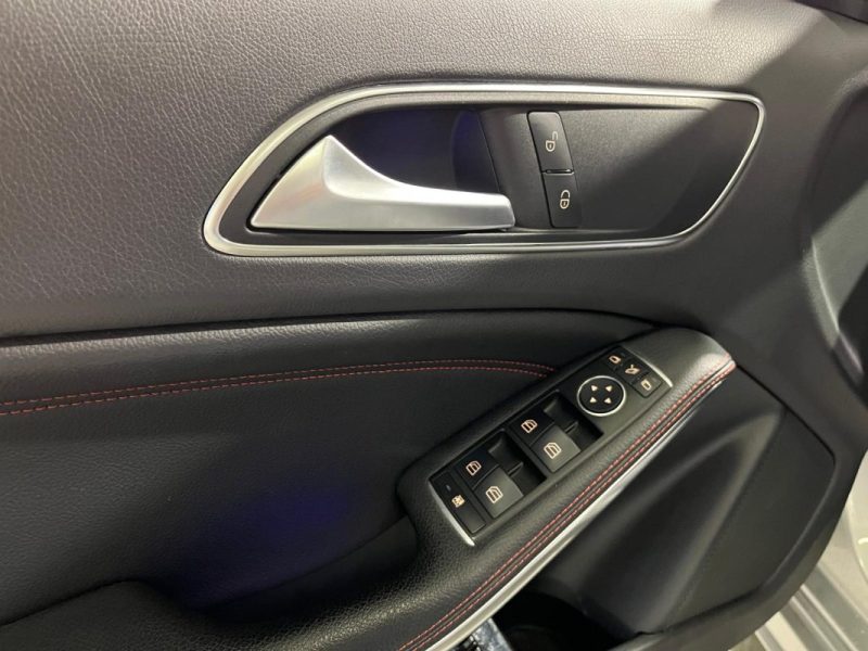 MERCEDES CLASSE A 160 FASCINATION AMG 7G-DCT *** DÉTECTEUR D'ANGLE MORT / CUIR ALCANTARA ***