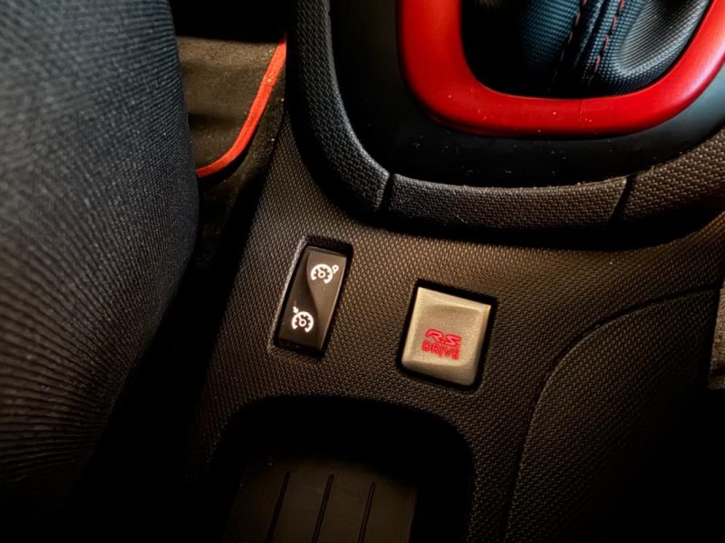 RENAULT CLIO IV RS 1.6 T 200Ch TURBO Edc / CHASSIS CUP + RS DRIVE /