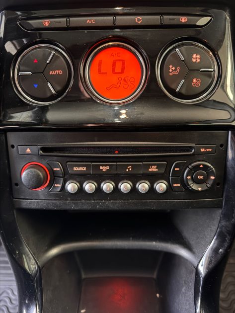 Citroën C3 Essence 95ch – 90 000 km – Par Brise zénith – Moteur à Chaîne – Garantie 12 mois -