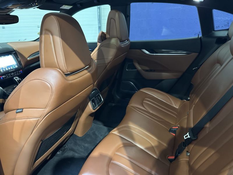 MASERATI LEVANTE 3.0 V6 275ch Diesel / GRANLUSSO / SUIVI COMPLET