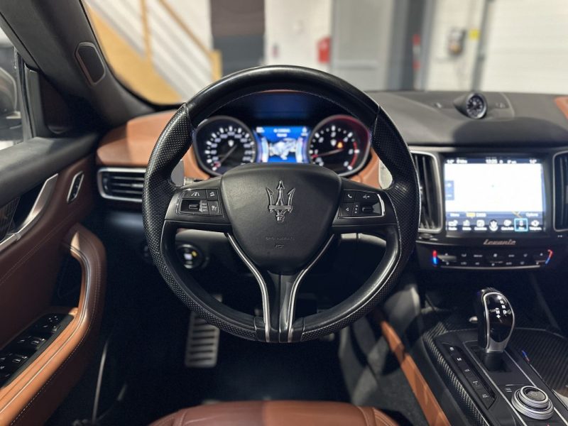 MASERATI LEVANTE 3.0 V6 275ch Diesel / GRANLUSSO / SUIVI COMPLET