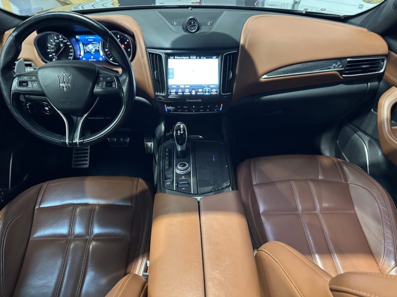 MASERATI LEVANTE 3.0 V6 275ch Diesel / GRANLUSSO / SUIVI COMPLET