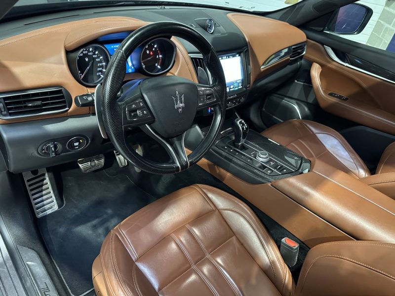 MASERATI LEVANTE 3.0 V6 275ch Diesel / GRANLUSSO / SUIVI COMPLET