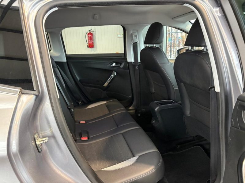 Peugeot 2008 1.6 HDi 114ch 4x4  Finition Allure ✨ Distribution neuve 🔧 Reprise 🔄 Garantie 🛡️