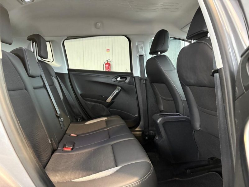 Peugeot 2008 1.6 HDi 114ch 4x4  Finition Allure ✨ Distribution neuve 🔧 Reprise 🔄 Garantie 🛡️