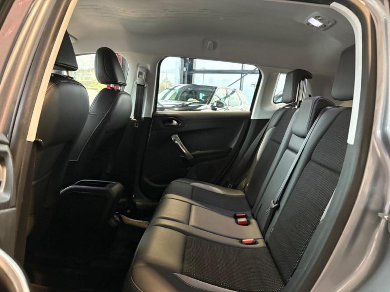 Peugeot 2008 1.6 HDi 114ch 4x4  Finition Allure ✨ Distribution neuve 🔧 Reprise 🔄 Garantie 🛡️