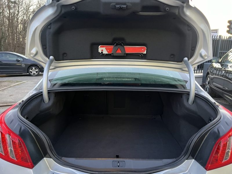 PEUGEOT 508 1.6 E HDI 115 Cv BOITE AUTOMATIQUE / ECRAN GPS CRIT AIR 2 - GARANTIE 1 AN