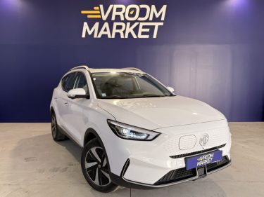 M.G. ZS-EV 177CV LUXURY / PREMIÈRE MAIN