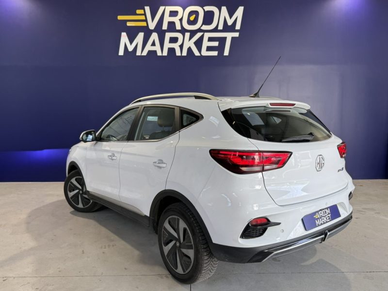 M.G. ZS-EV 177CV LUXURY / PREMIÈRE MAIN