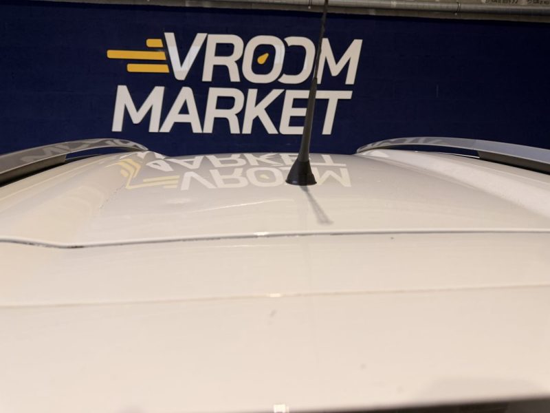 PEUGEOT 2008 / 1.2 L VTi / ESSENCE 82 ch / 2014 / Allure / Attelage / 