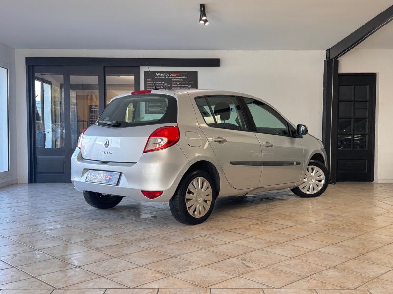RENAULT CLIO III 1.2 - FAIBLE KILOMÉTRAGE - Garantie 12 mois - Kit distribution neuf 