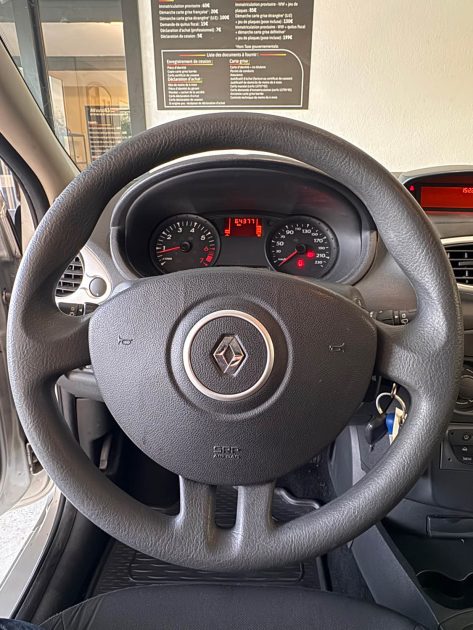 RENAULT CLIO III 1.2 - FAIBLE KILOMÉTRAGE - Garantie 12 mois - Kit distribution neuf 