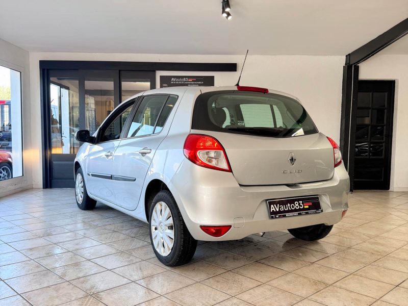 RENAULT CLIO III 1.2 - FAIBLE KILOMÉTRAGE - Garantie 12 mois - Kit distribution neuf 