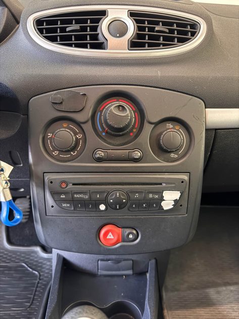 RENAULT CLIO III 1.2 - FAIBLE KILOMÉTRAGE - Garantie 12 mois - Kit distribution neuf 