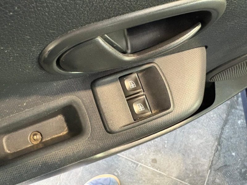 Sandero II 1.5 dCi 75ch 🚗 Essentiel ✨ 1ère main 📋 Distribution neuve 🔧 Reprise 🔄 Garantie 🛡️