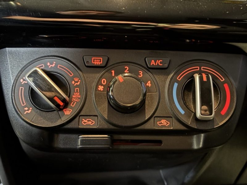 SUZUKI SWIFT V (AZ) 1.2 HYBRID PREMIÈRE MAIN / SIÈGES CHAUFFANT / LINE ASSISTE ADAPTATIF