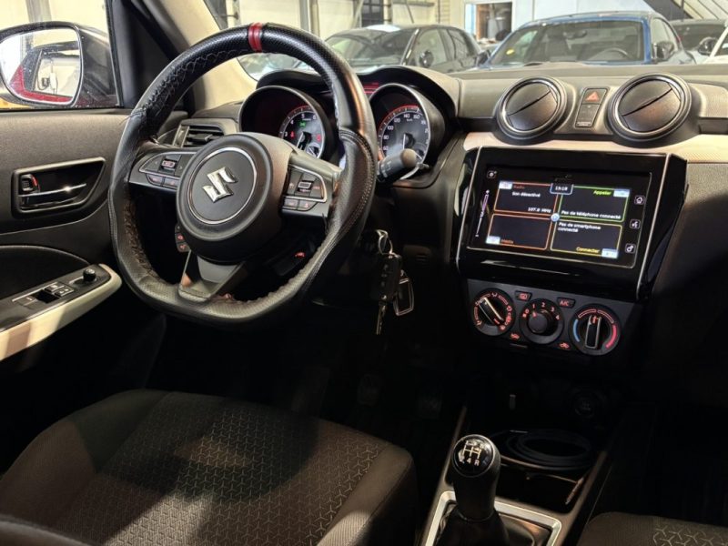 SUZUKI SWIFT V (AZ) 1.2 HYBRID PREMIÈRE MAIN / SIÈGES CHAUFFANT / LINE ASSISTE ADAPTATIF