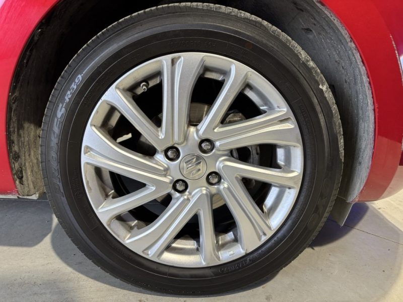 SUZUKI SWIFT V (AZ) 1.2 HYBRID PREMIÈRE MAIN / SIÈGES CHAUFFANT / LINE ASSISTE ADAPTATIF