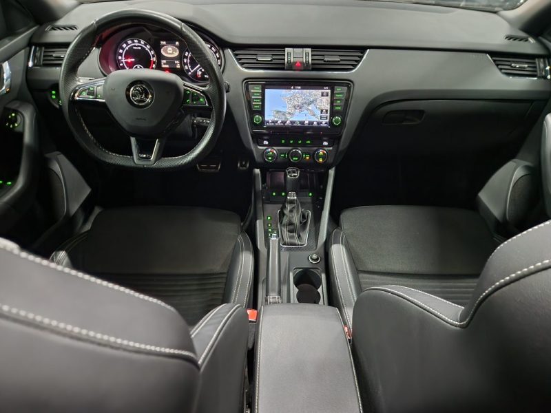 SKODA OCTAVIA RS COMBI 2.0 TDI DSG RS*PANO*19P*XENON*GPS*