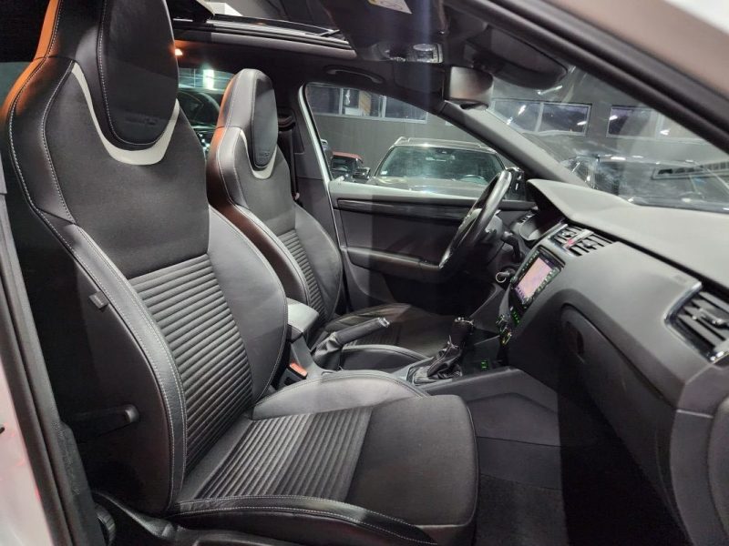 SKODA OCTAVIA RS COMBI 2.0 TDI DSG RS*PANO*19P*XENON*GPS*