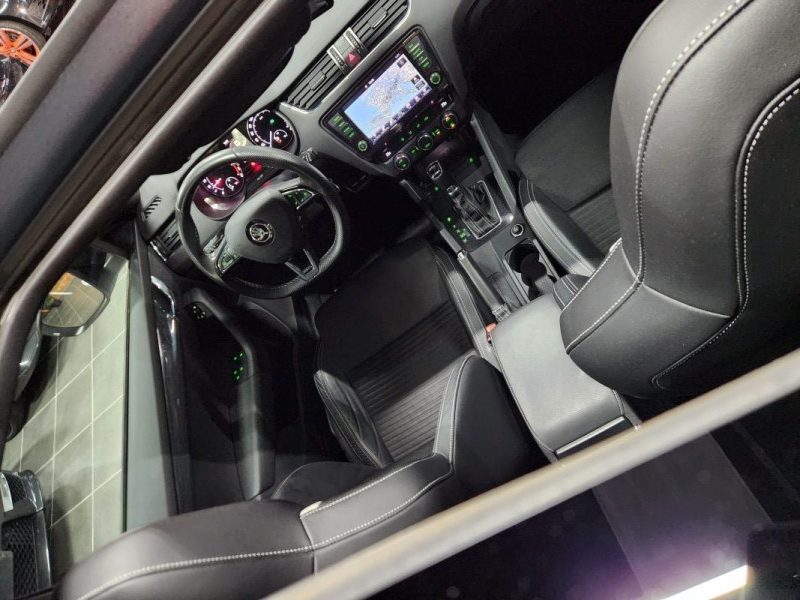 SKODA OCTAVIA RS COMBI 2.0 TDI DSG RS*PANO*19P*XENON*GPS*