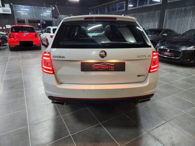 SKODA OCTAVIA RS COMBI 2.0 TDI DSG RS*PANO*19P*XENON*GPS*