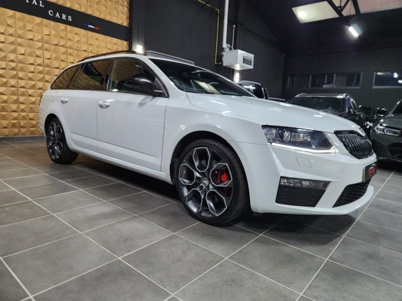 SKODA OCTAVIA RS COMBI 2.0 TDI DSG RS*PANO*19P*XENON*GPS*
