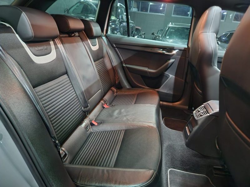 SKODA OCTAVIA RS COMBI 2.0 TDI DSG RS*PANO*19P*XENON*GPS*