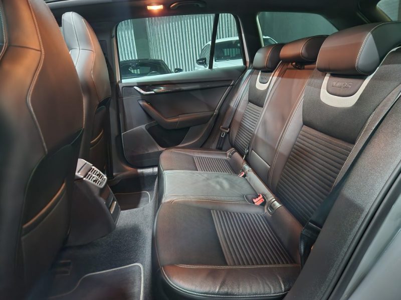 SKODA OCTAVIA RS COMBI 2.0 TDI DSG RS*PANO*19P*XENON*GPS*