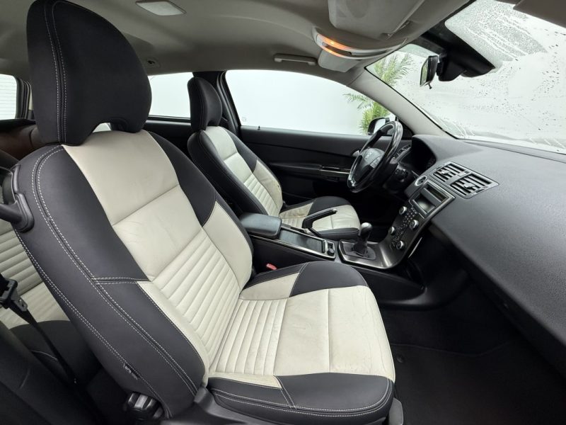 VOLVO C30 D2 115CV R-DESIGN 