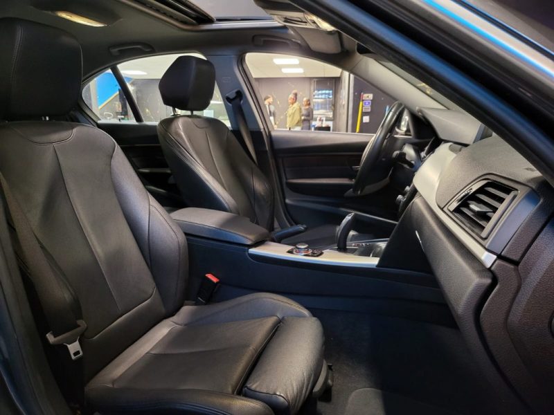 BMW SERIE 3 320I 184cv LOUNGE PLUS+ / TOIT OUVRANT / CUIR / SUIVI COMPLET D'ENTRETIEN