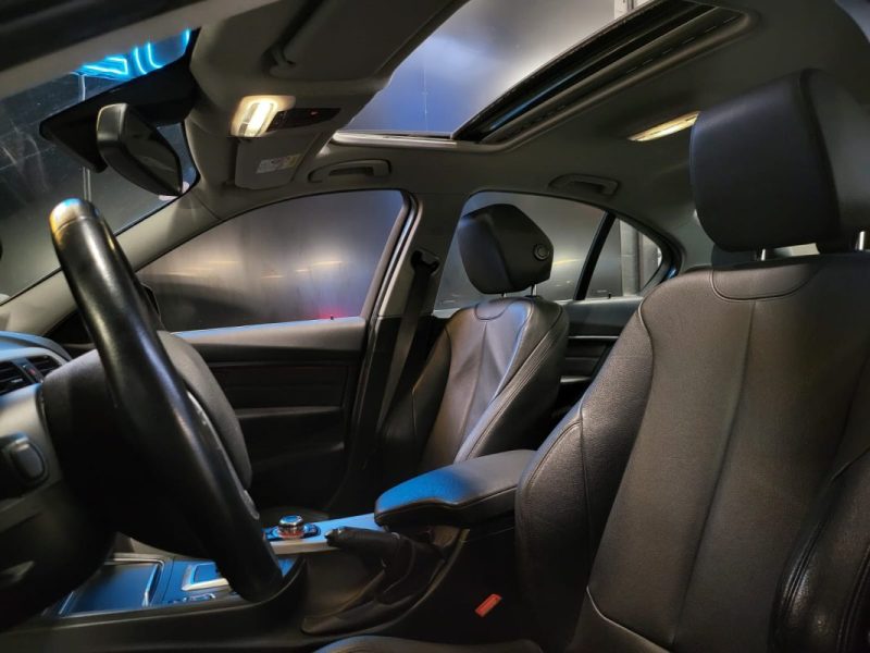 BMW SERIE 3 320I 184cv LOUNGE PLUS+ / TOIT OUVRANT / CUIR / SUIVI COMPLET D'ENTRETIEN