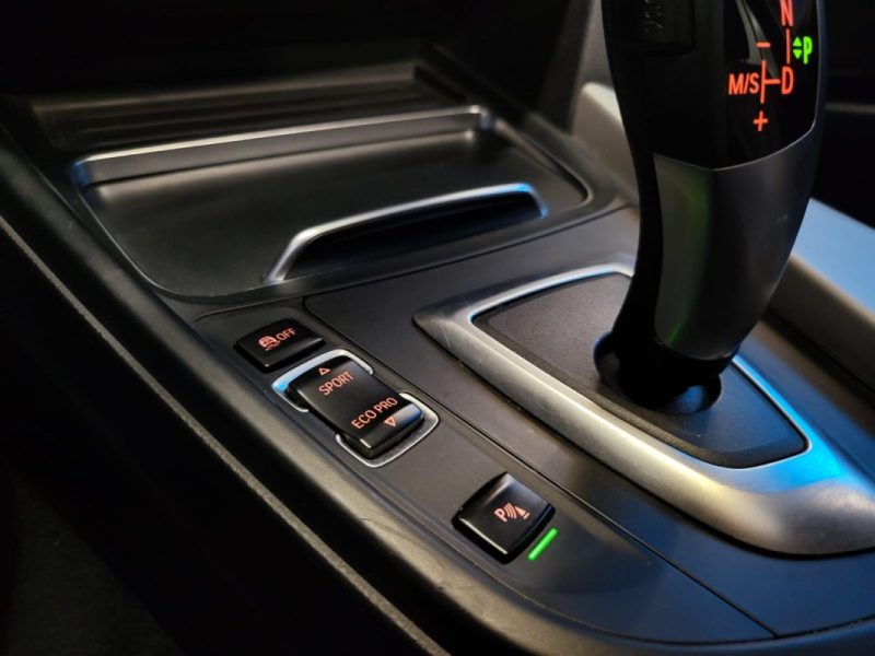 BMW SERIE 3 320I 184cv LOUNGE PLUS+ / TOIT OUVRANT / CUIR / SUIVI COMPLET D'ENTRETIEN