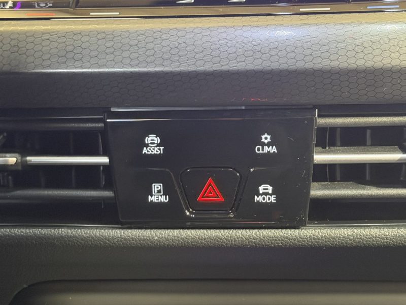 VOLKSWAGEN GOLF 8 GTI 2.0 TSI 245cv DSG7 - Sièges chauffants - ACC DCC - AUTO PILOTE -31 000 klm 