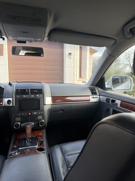 VOLKSWAGEN TOUAREG 3.2 V6 DSG 4MOTION 220CH / SIÈGES CHAUFFANTS / SIÈGES ÉLECTRIQUES / ÉTHANOL