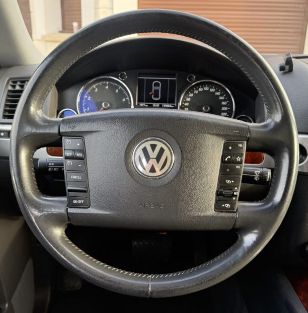 VOLKSWAGEN TOUAREG 3.2 V6 DSG 4MOTION 220CH / SIÈGES CHAUFFANTS / SIÈGES ÉLECTRIQUES / ÉTHANOL