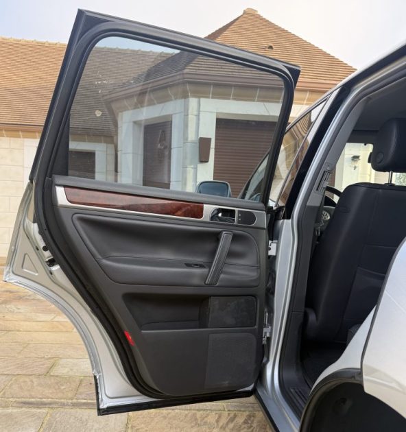 VOLKSWAGEN TOUAREG 3.2 V6 DSG 4MOTION 220CH / SIÈGES CHAUFFANTS / SIÈGES ÉLECTRIQUES / ÉTHANOL