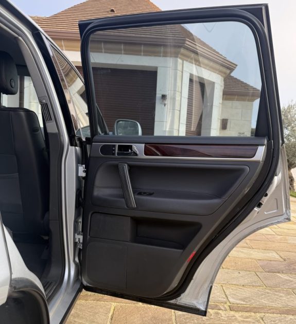 VOLKSWAGEN TOUAREG 3.2 V6 DSG 4MOTION 220CH / SIÈGES CHAUFFANTS / SIÈGES ÉLECTRIQUES / ÉTHANOL