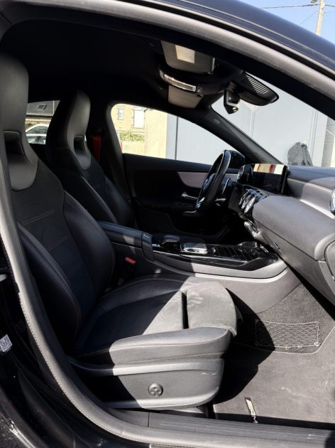 MERCEDES CLASSE CLA 35 AMG 4MATIC BVA 7G-DCT Speedshift 306ch / SIÈGES ÉLECTRIQUES CHAUFFANTS 