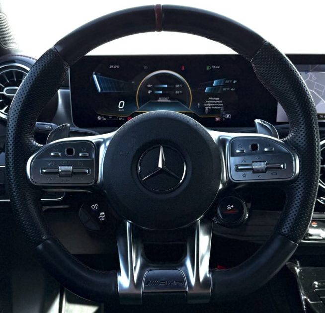 MERCEDES CLASSE CLA 35 AMG 4MATIC BVA 7G-DCT Speedshift 306ch / SIÈGES ÉLECTRIQUES CHAUFFANTS 