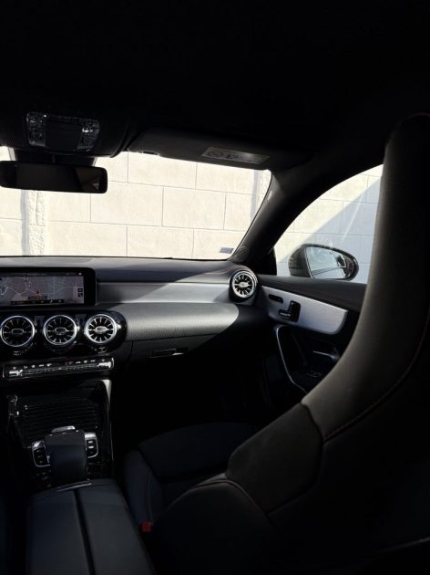MERCEDES CLASSE CLA 35 AMG 4MATIC BVA 7G-DCT Speedshift 306ch / SIÈGES ÉLECTRIQUES CHAUFFANTS 