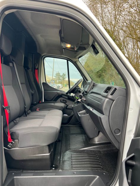 RENAULT MASTER FRIGORIFIQUE F3500 L2H2 DCI 135 CONFORT 2025