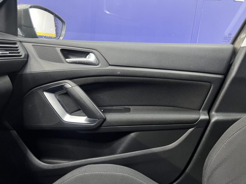 Peugeot 308 1.6 BlueHDI 120ch Business Pack | 2014 | 158 000 KM