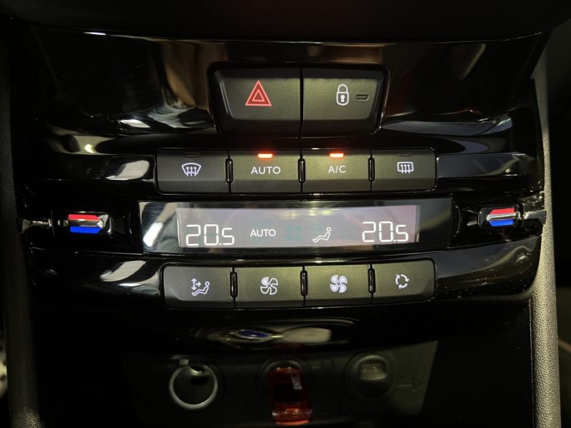PEUGEOT 208 GTI 1.6 THP 200CH / SUIVI COMPLET / TOIT PANORAMIQUE / SYSTÈME AUDIO JBL