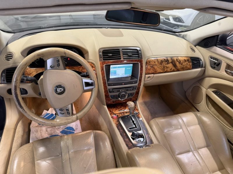 JAGUAR CABRIOLET V8 300CH