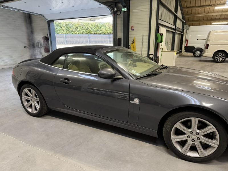JAGUAR CABRIOLET V8 300CH
