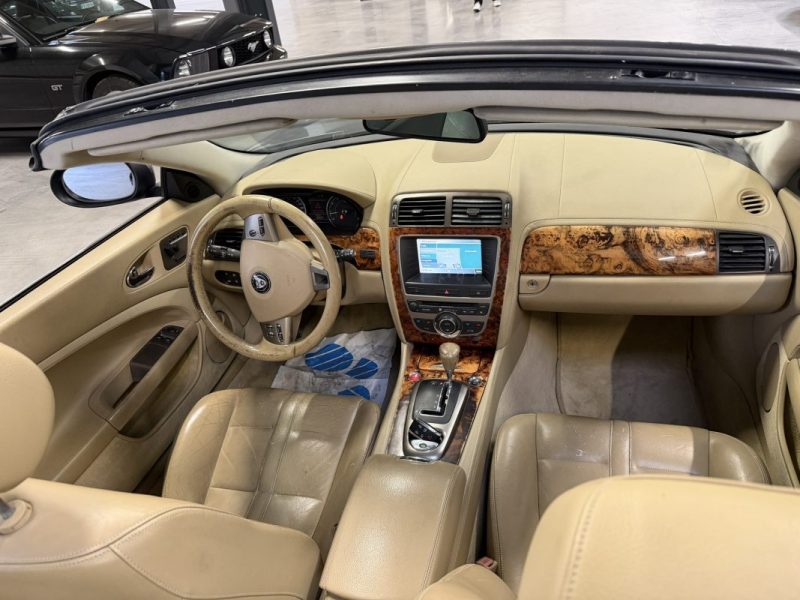 JAGUAR CABRIOLET V8 300CH