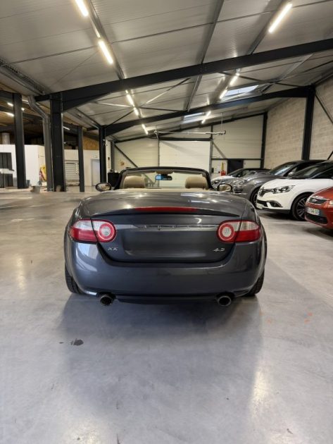 JAGUAR CABRIOLET V8 300CH
