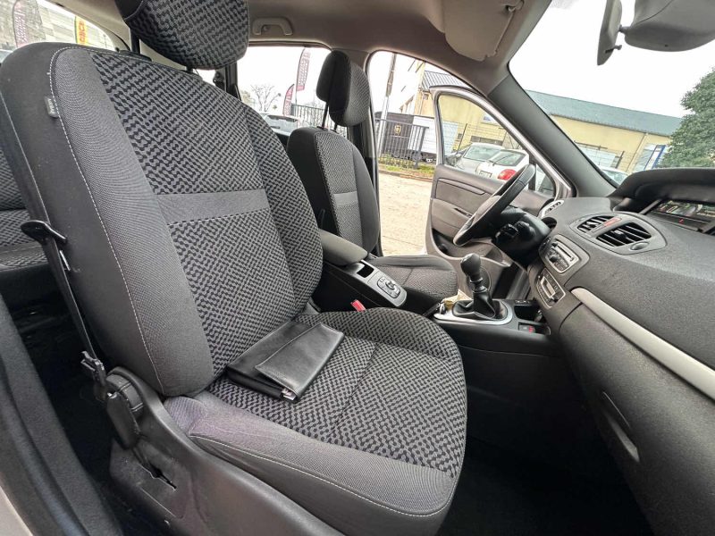 RENAULT SCENICIII 1.5 DCI 110CH FAP AUTHENTIQUE 2011